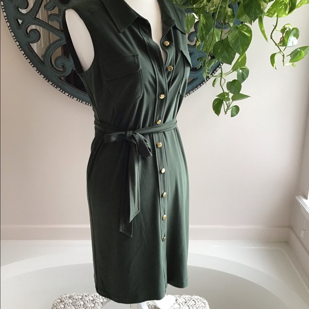 DRESS